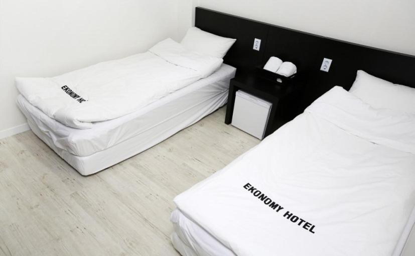 Ekonomy Hotel Гуми Экстерьер фото
