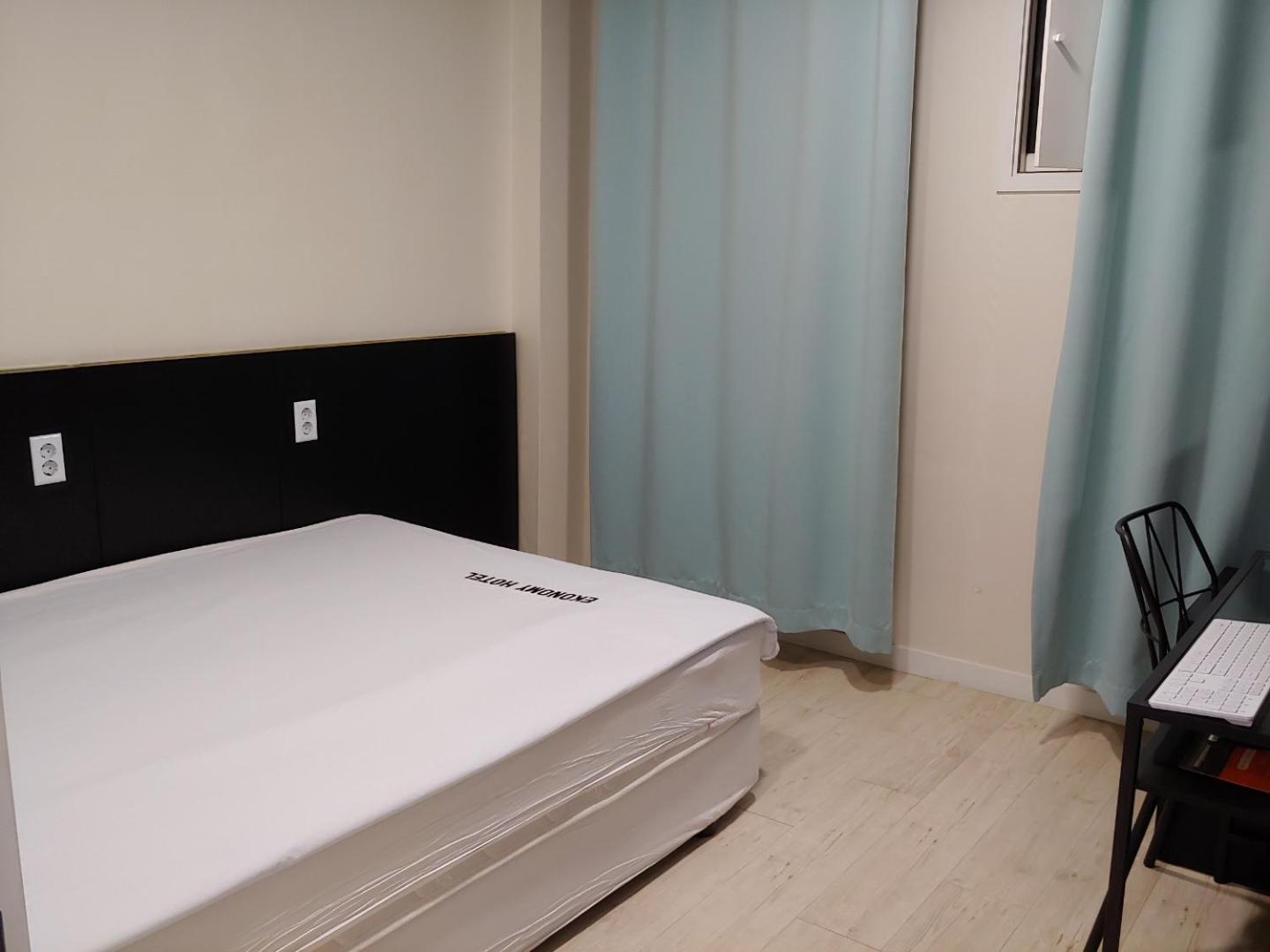 Ekonomy Hotel Гуми Экстерьер фото